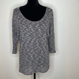 Juniper Ln Button Back Sweater Medium